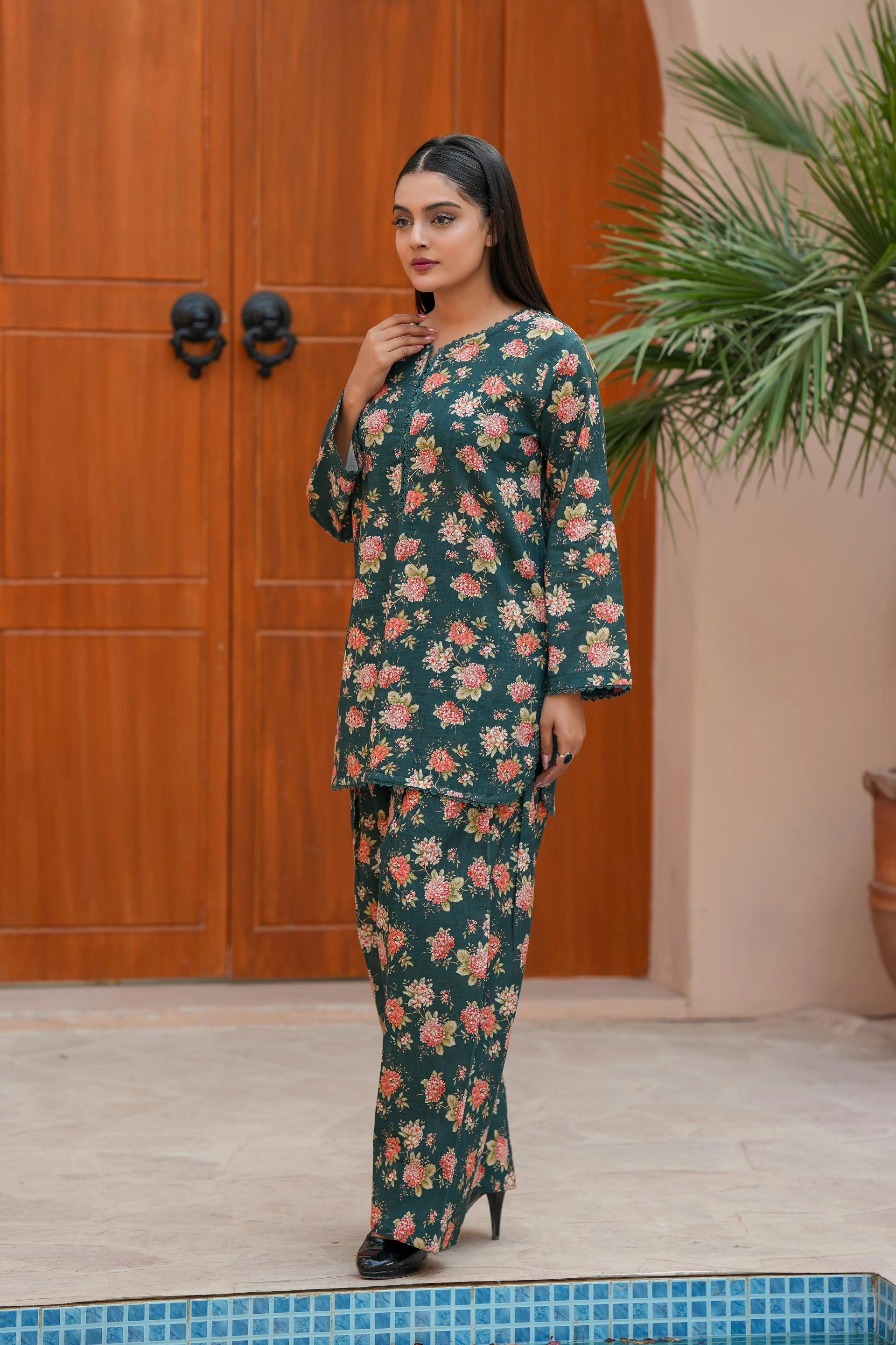 Floral Printed Khaddar 2-Piece Suit