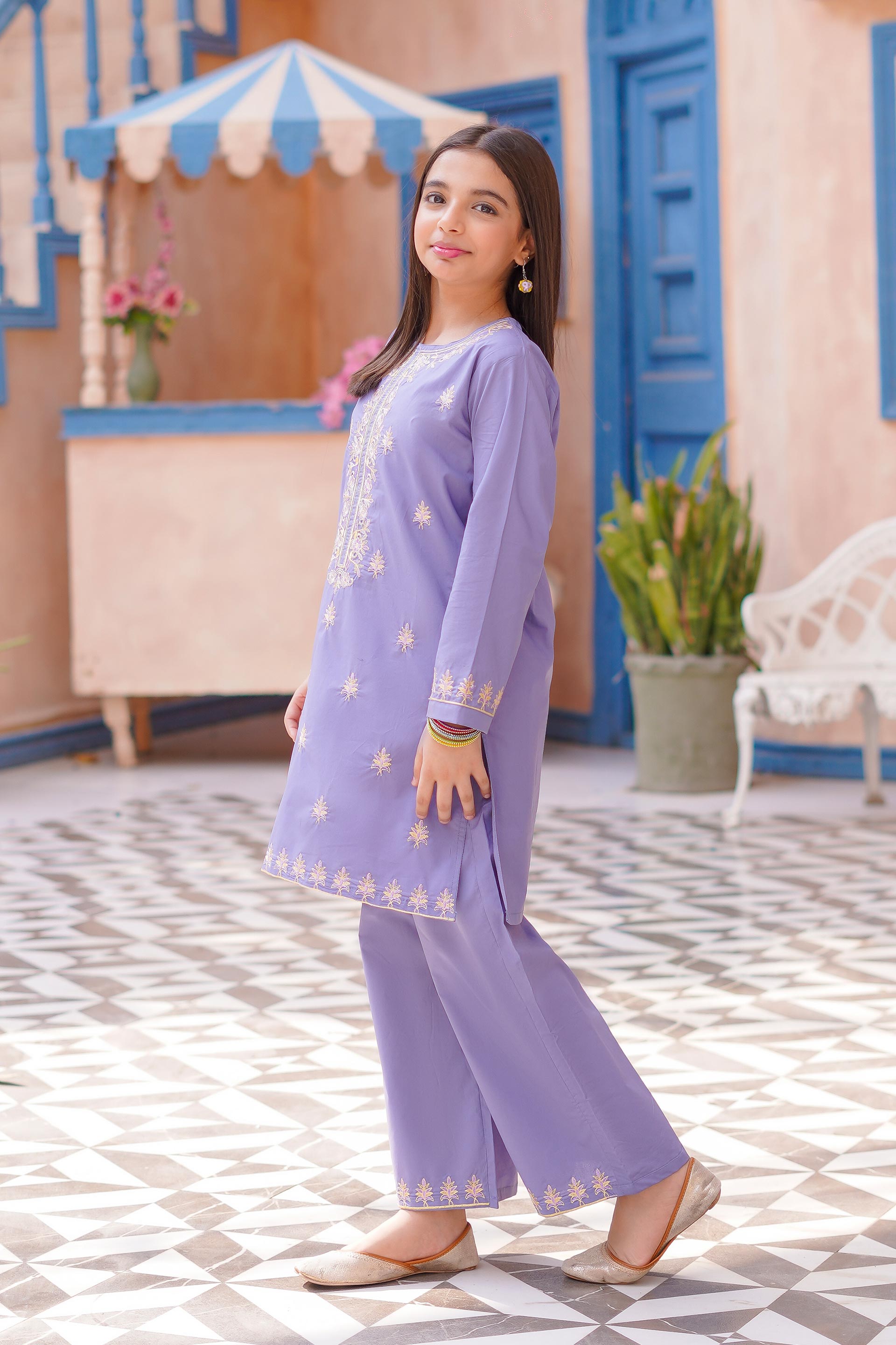 Royal Bloom Imported Lawn Embroidery 2Pc – Lavender (RTW)