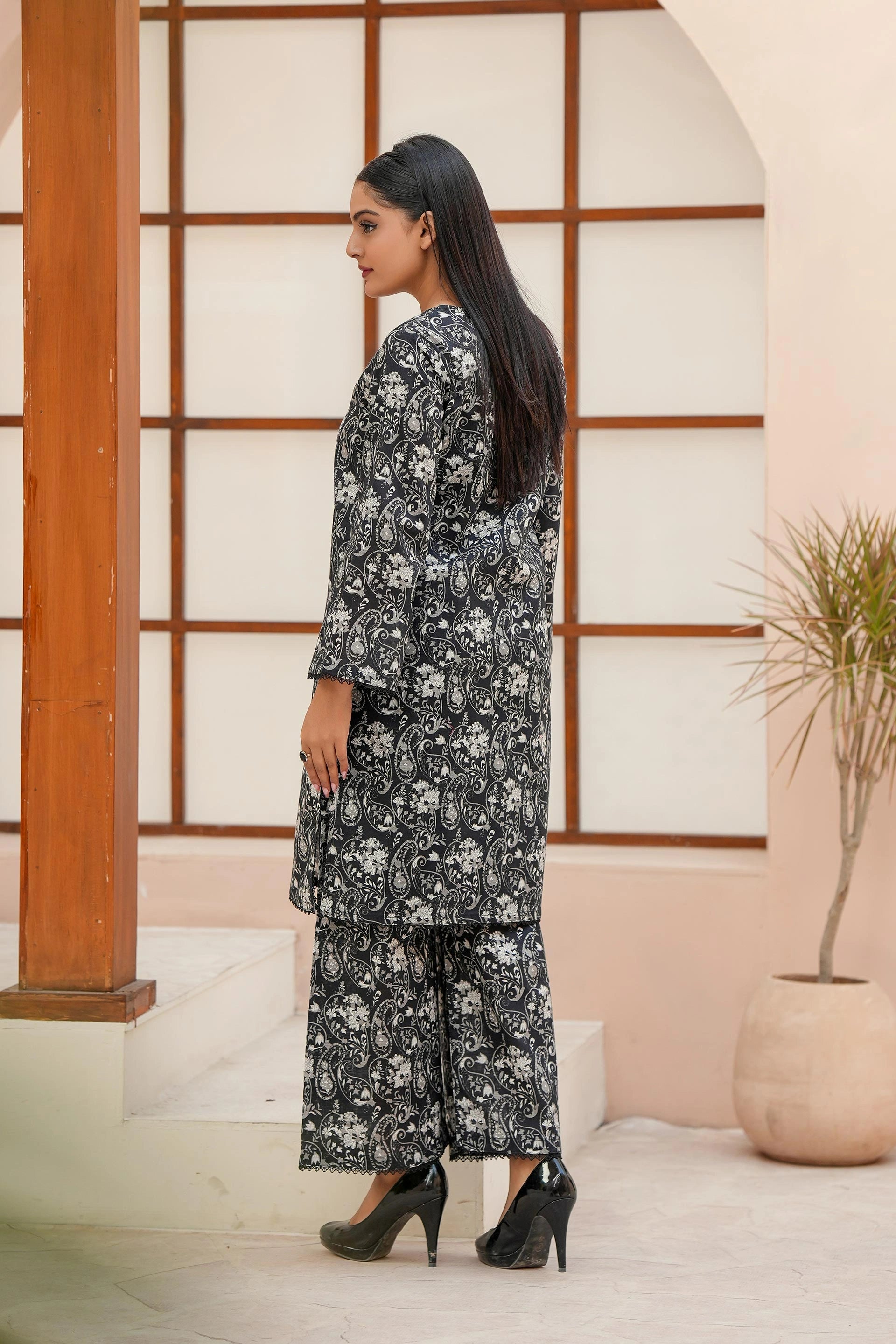 Premium Black & White Paisley Floral Two-Piece Suit