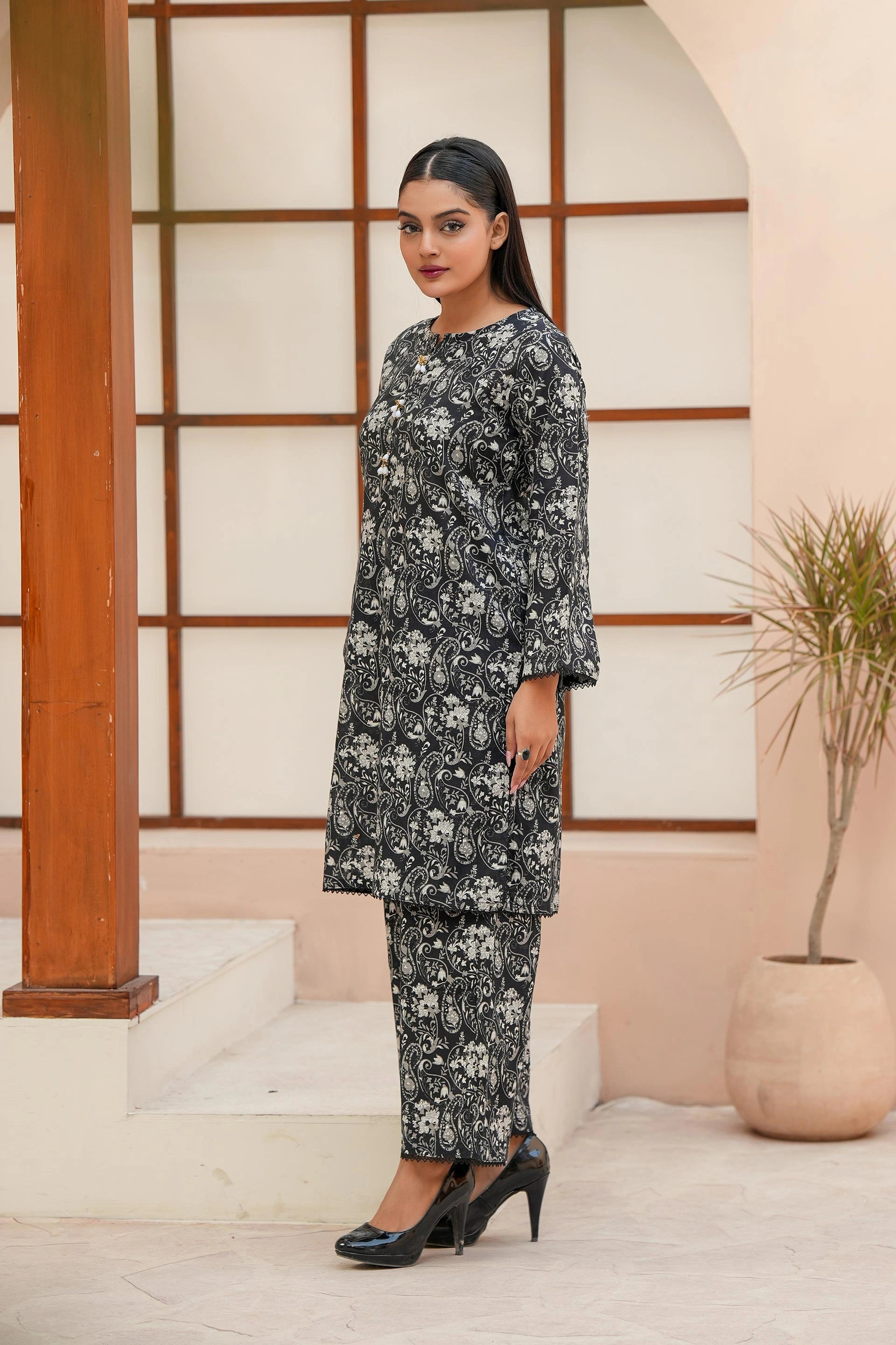 Premium Black & White Paisley Floral Two-Piece Suit