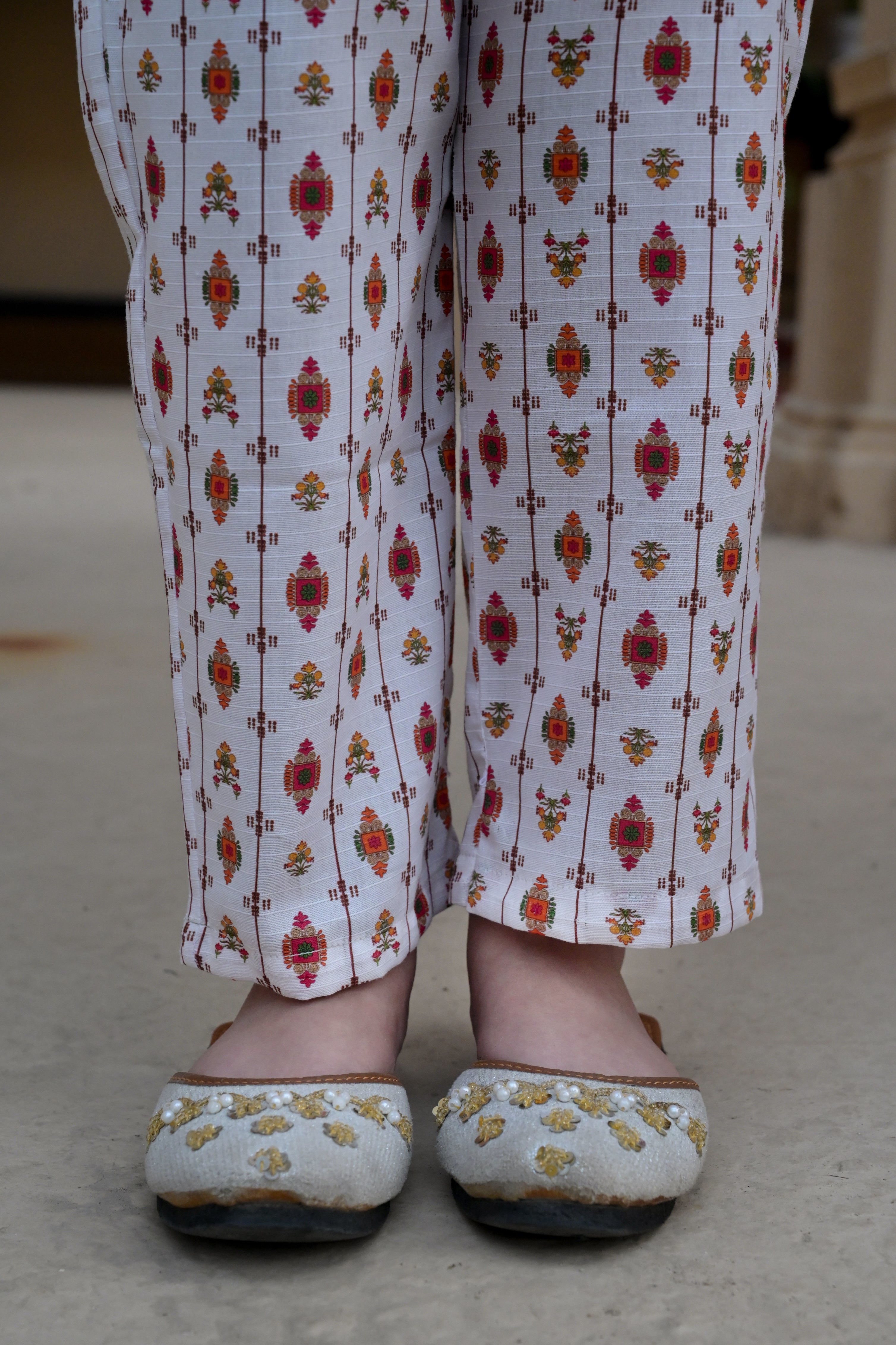 Lily Whisper 02 Piece lawn (RTW)