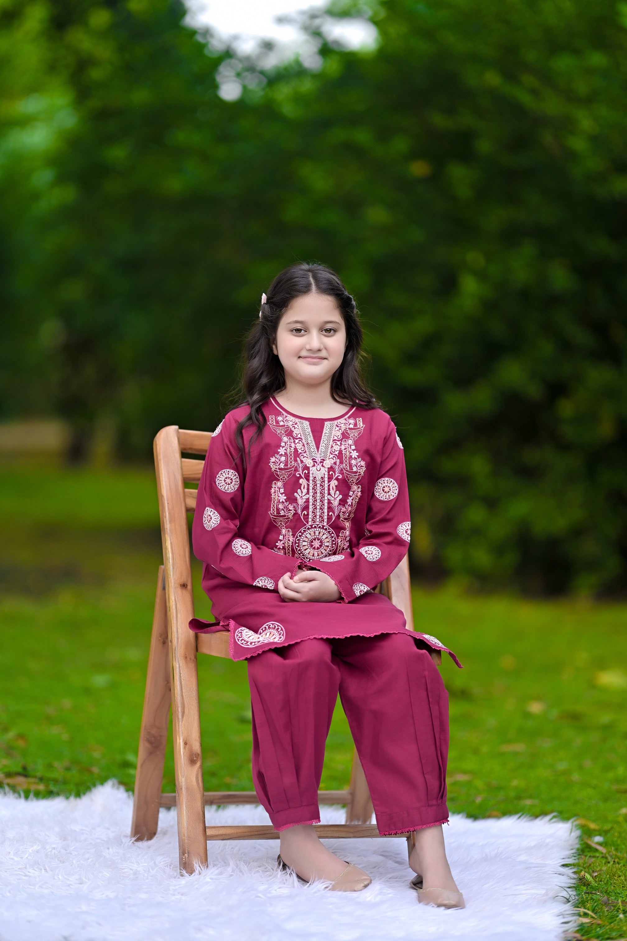 Scarlet Elegance Embroidered Khaddar 02 Piece – Maroon (RTW)