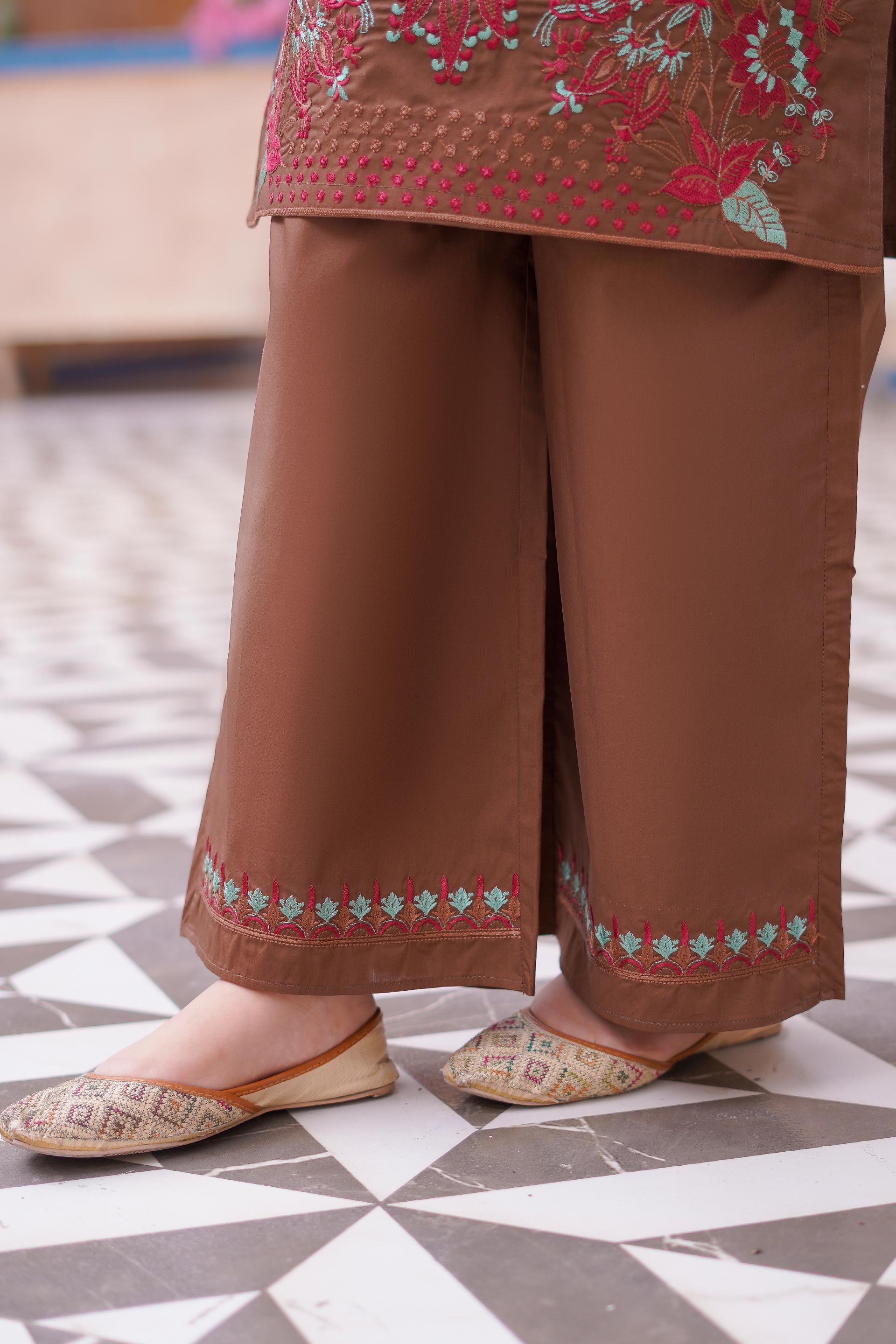 Rust Aura Lawn Embroidered 2Pc – Brown (RTW)